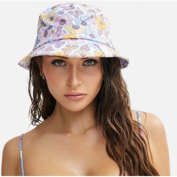 NWT Frankies Bikinis Jax Multicolor Floral Bucket Hat Pink Daisy M/L - Picture 1 of 7